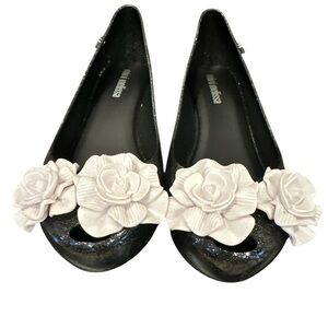 Mini Melissa Girl’s Black Flats with White Floral Detail Size 1
